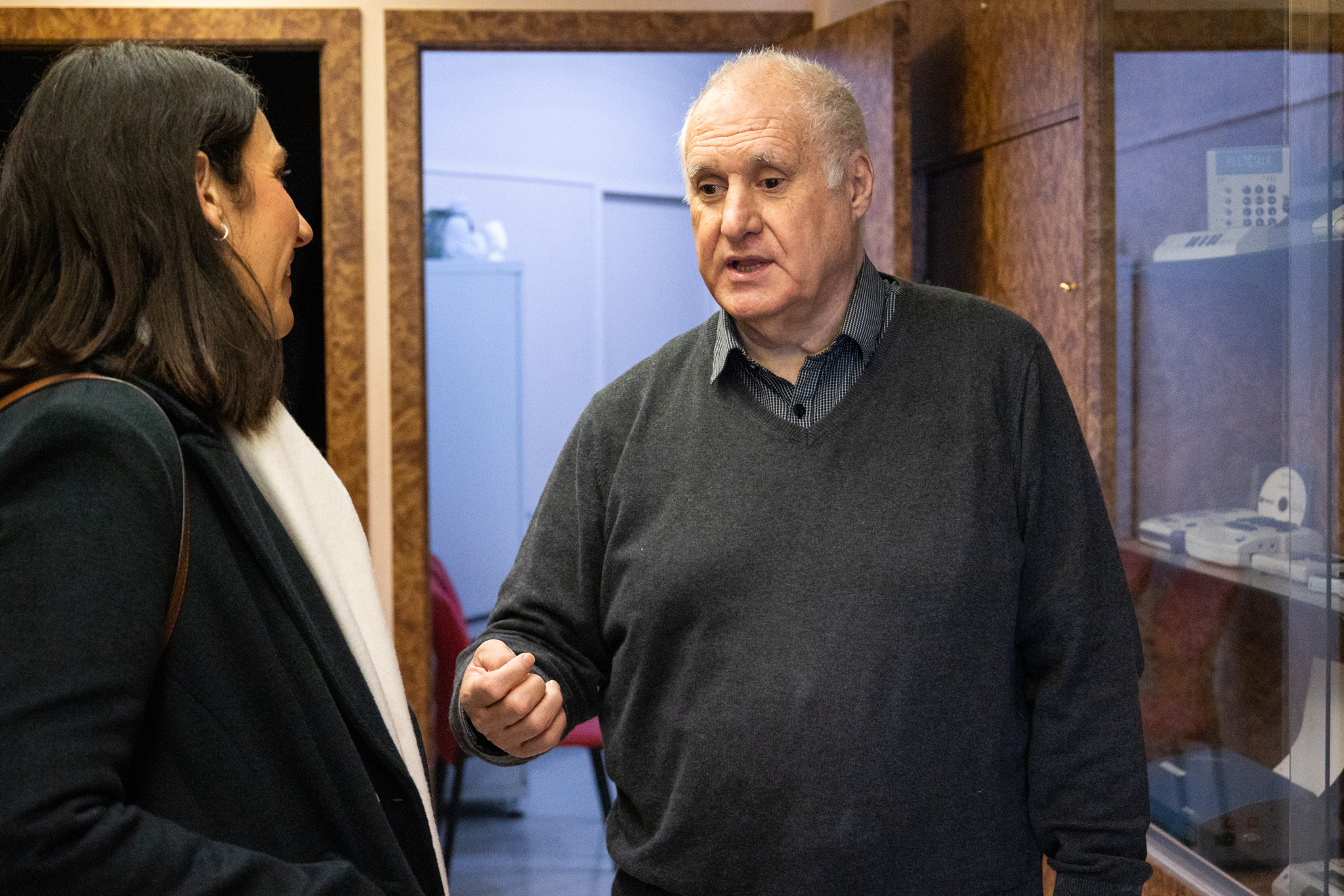 ACIS y la Associació Aula d’Estudis Socials firman un convenio de colaboración para impulsar la inclusión y el acceso a la cultura